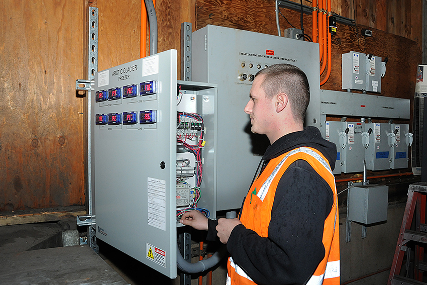 Strategic Energy Management and Equipment Upgrades Reduce Costs for Ice Manufacturing Plant