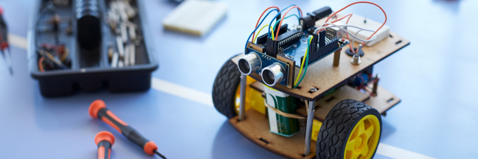 Women in Manufacturing Clackamas Academy of Industrial Sciences & Oregon City School District Programs of Study Tour